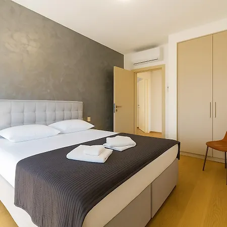 Waterfront Nomad Luxury 4*