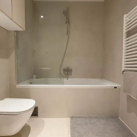 Waterfront Nomad Luxury Szálloda Belgrád